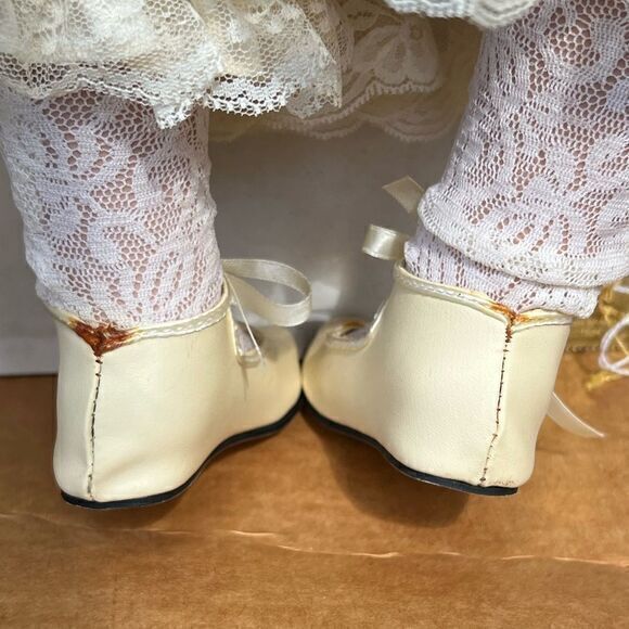 Vintage 1996 Fayzah Spanos‎ Collection Destiny Doll - Picture 9 of 12